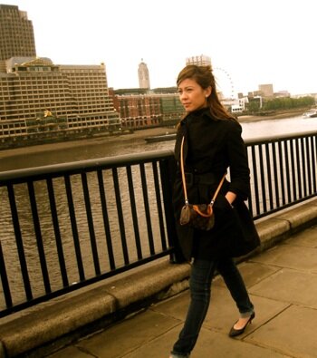 Elegant belt over a blouse 